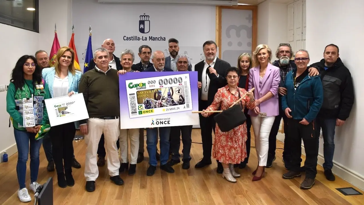 Una foto de Enrique Martínez Gil ilustra el cupón que la ONCE dedica a Las Turbas