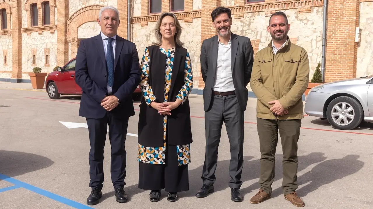 El Mercado de Abastos de Guadalajara vuelve a tener aparcamiento con 25 plazas de zona azul y 6 para residentes