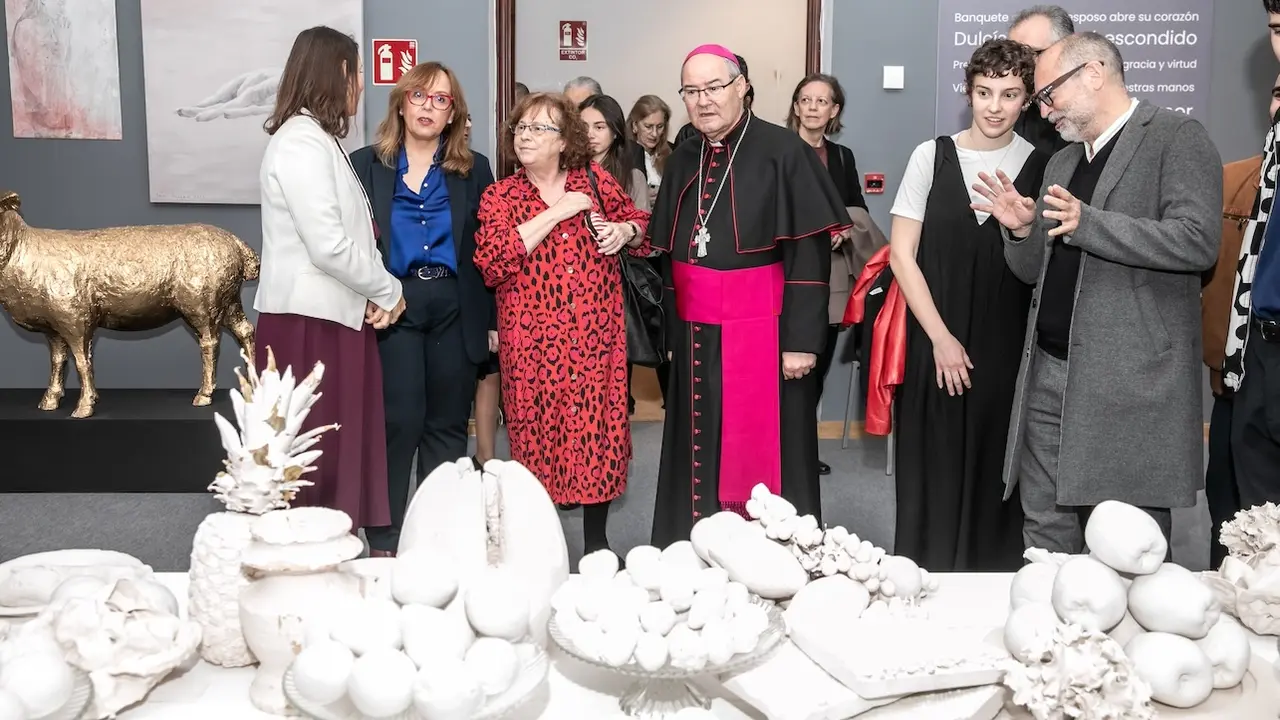 Exponen un centenar de obras con la visión de Cristo de artistas contemporáneos