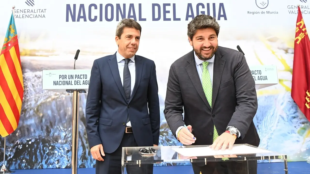Los presidentes de la Comunidad Valenciana, Carlos Mazón, y la Región de Murcia, Ferando López Miras