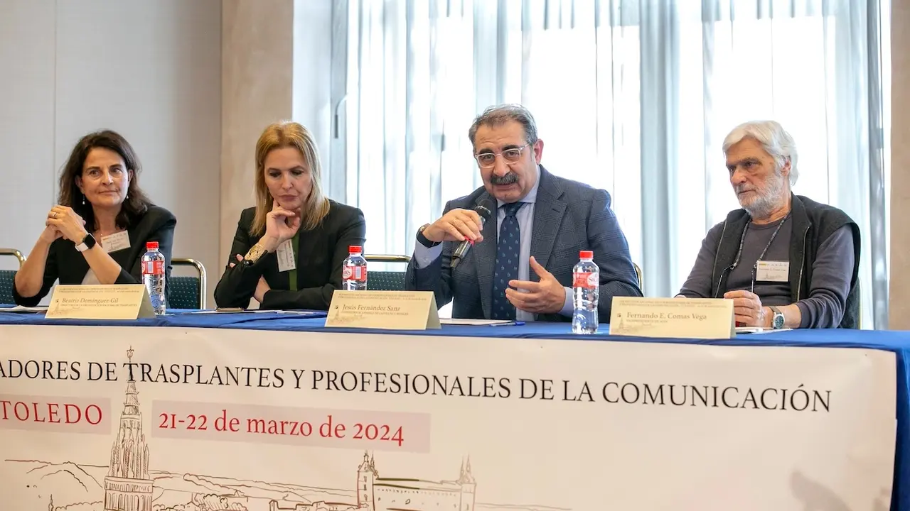 El consejero de Sanidad de Castilla-La Mancha, Jesús Fernández Sanz, ha inaugurado en Toledo la XIX Reunión Nacional de Coordinadores de Trasplantes y Profesionales de la Comunicación que organiza la Organización Nacional de Trasplantes