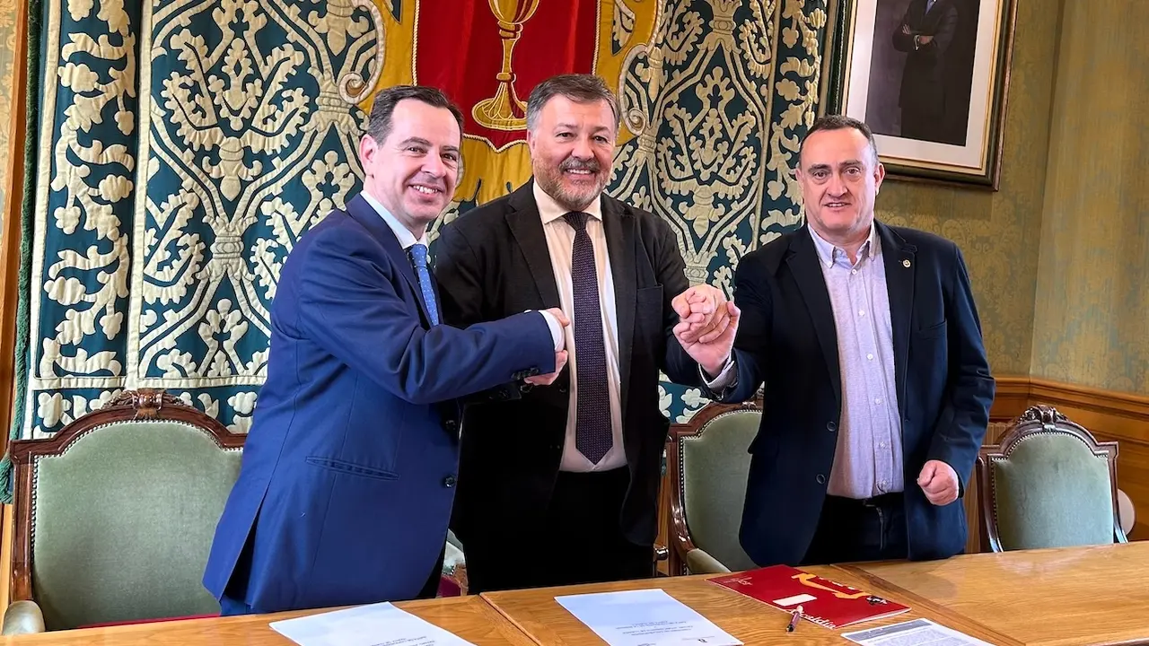 El Ayuntamiento de Cuenca renueva su aportación anual de 60.000 euros a la Junta de Cofradías