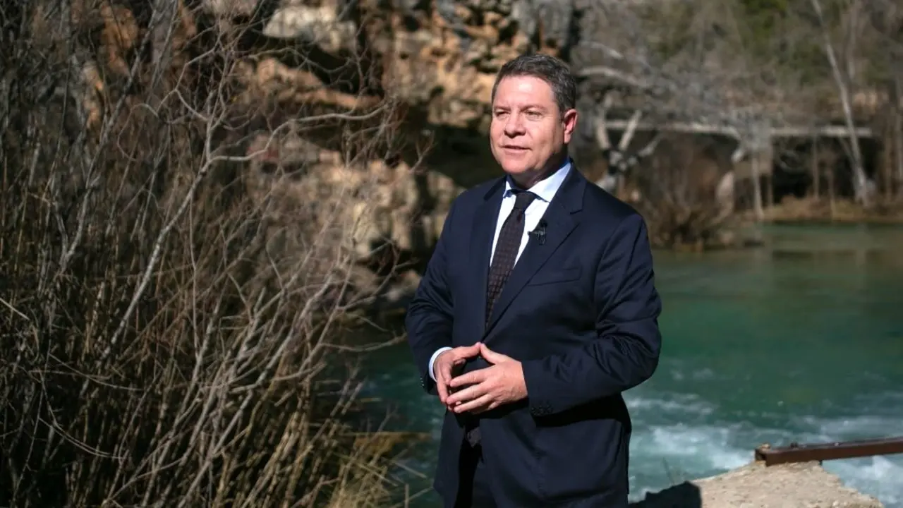 Emiliano García-Page aboga por un uso "correcto y eficiente" del agua, "elemento esencial de la vida"
