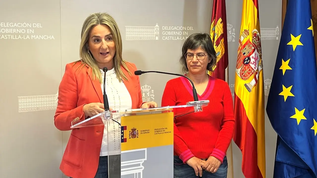 La delegada del Gobierno en Castilla-La Mancha, Milagros Tolón, en rueda de prensa acompañada de la delegada territorial de la Agencia Estatal de Meteorología (Aemet), Eroteida Sánchez