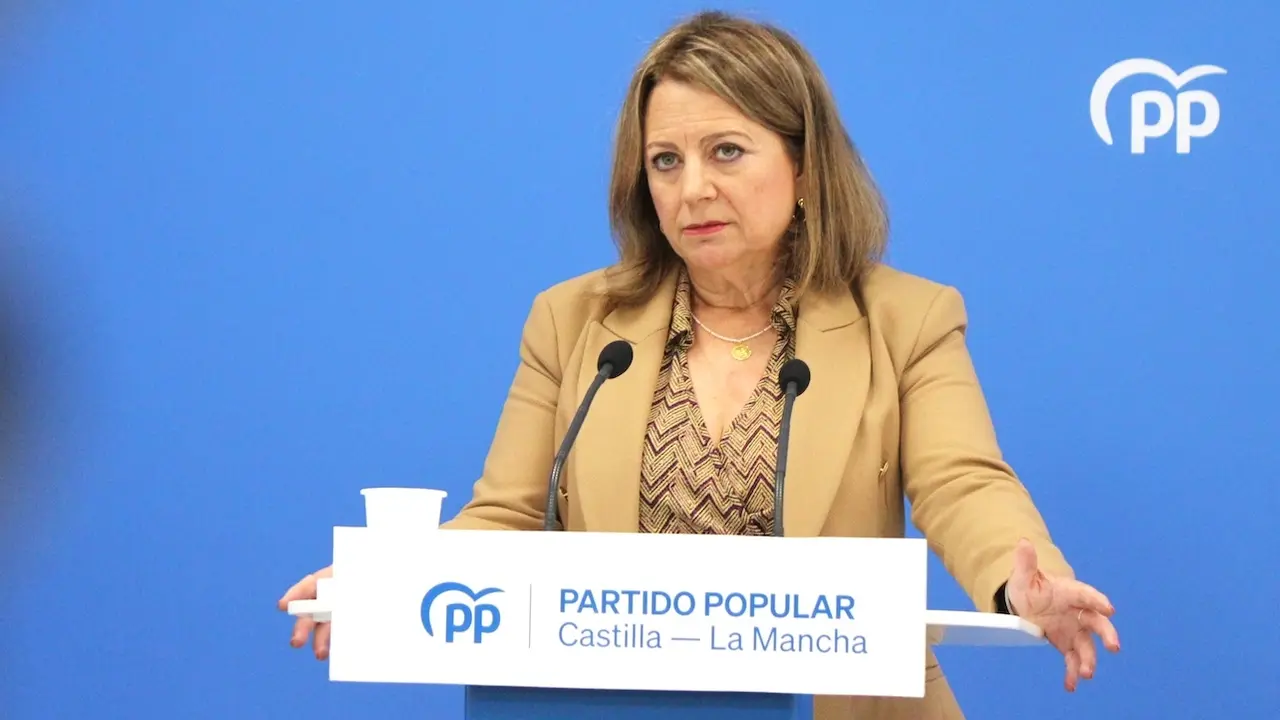 La viceportavoz del Partido Popular de Castilla-La Mancha, Gema Guerrero, durante la rueda de prensa que ha ofrecido en la sede de los 'populares' en Toledo