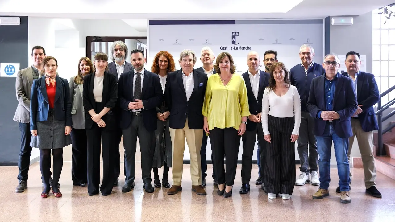 La consejera de Economía, Empresas y Empleo, Patricia Franco, ha presidido en la Sala de Juntas del IPEX, la jornada de trabajo sobre el apoyo a los ecosistemas industriales en Castilla-La Mancha