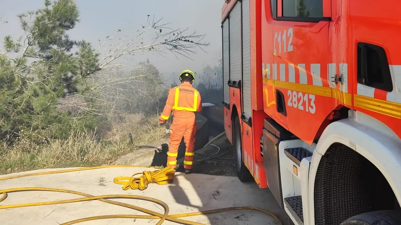 Hallan a una persona fallecida tras un incendio por una quema descontrolada, paraje, bomberos, fuego,