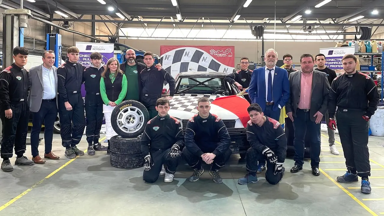 Alumnado de FP del IES de Aguas Vivas fabrica un vehículo que competirá en el circuito de autocross de Alcolea del Pinar