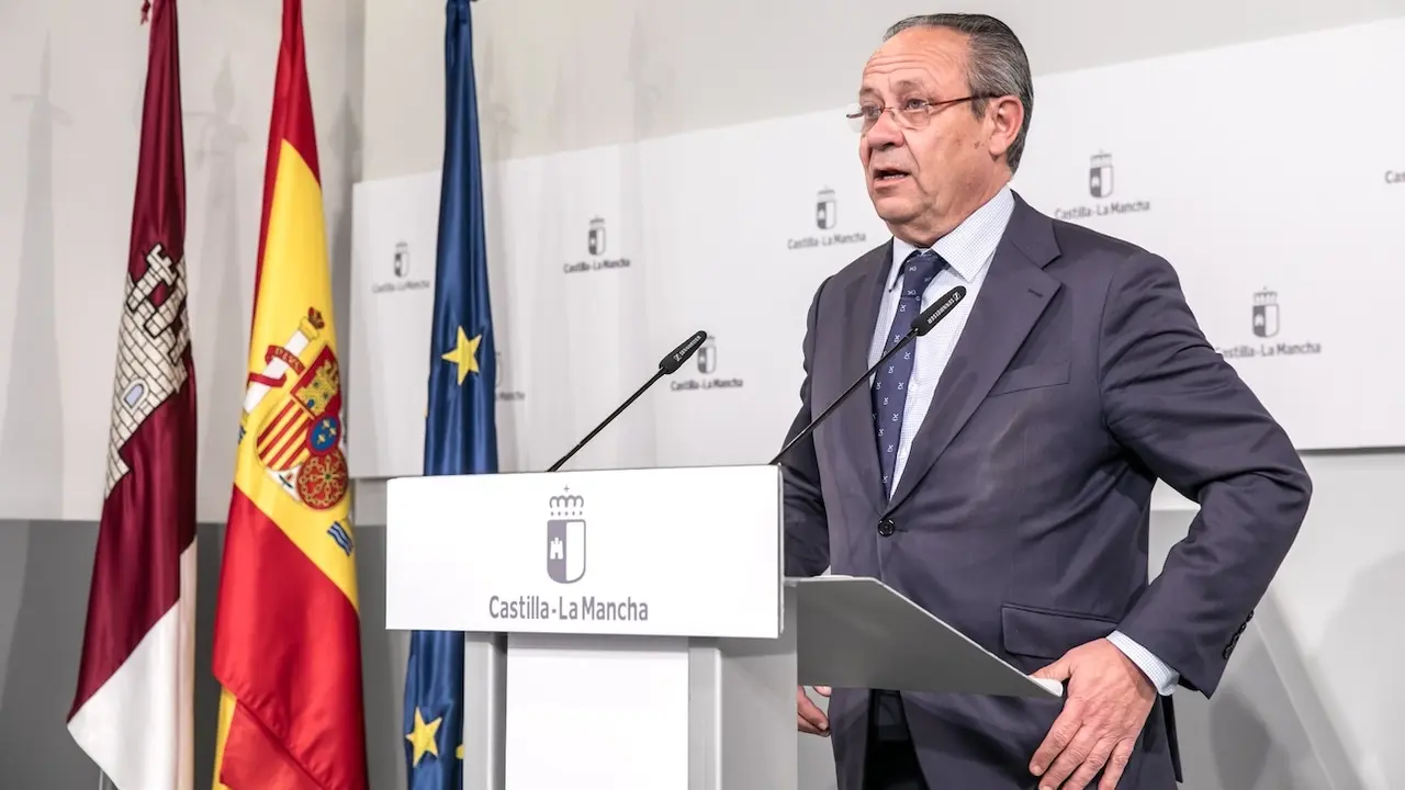 El consejero de Hacienda, Administraciones Públicas y Transformación Digital, Juan Alfonso Ruiz Molina, ha informado en rueda de prensa de asuntos de su departamento abordados en el Consejo de Gobierno