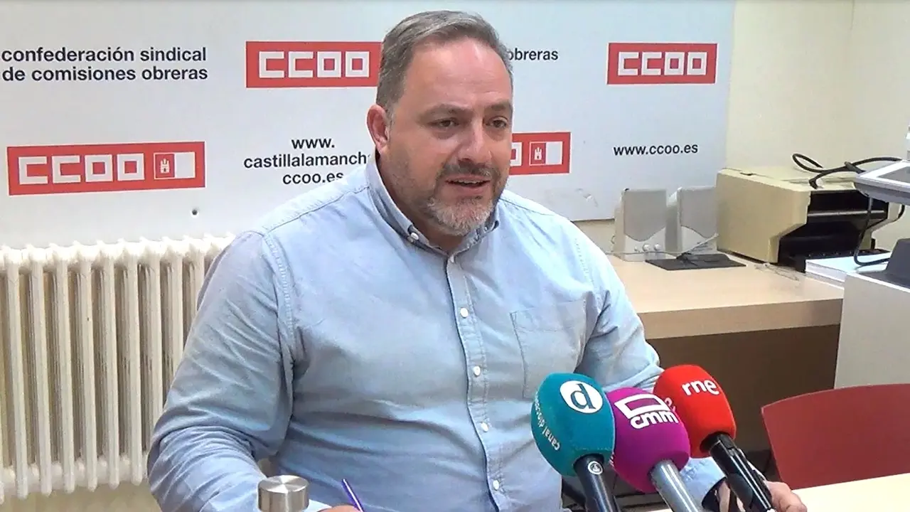 El secretario general de CCOO Toledo, Federico Pérez, en rueda de prensa