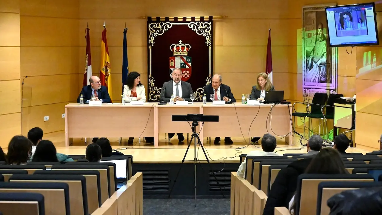 La Facultad de Ciencias Sociales de Cuenca revisa en unas jornadas el sistema electoral en el estado autonómico