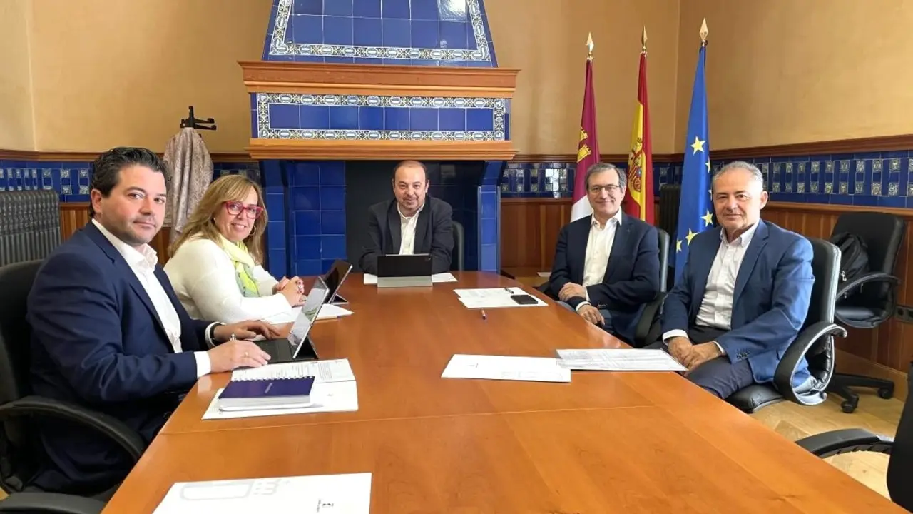 La Junta y la UCLM evalúan los proyectos de memoria democrática previstos