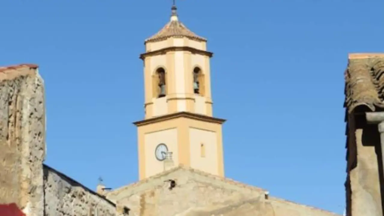 Muere un joven de 30 años al abrirse la cabeza de un golpe de campana en una fiestas