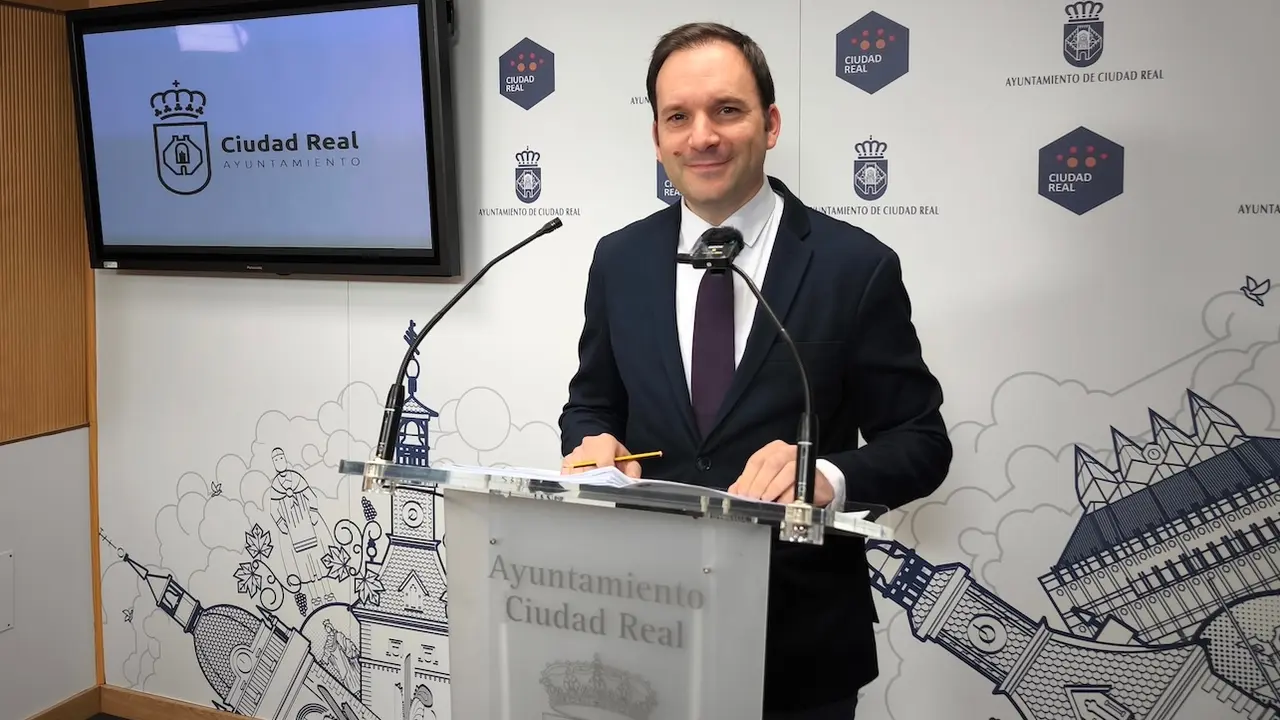 El portavoz del equipo de Gobierno del Ayuntamiento de Ciudad Real, Guillermo Arroyo, ha informado en rueda de prensa de los asuntos de la Junta de Gobierno Local