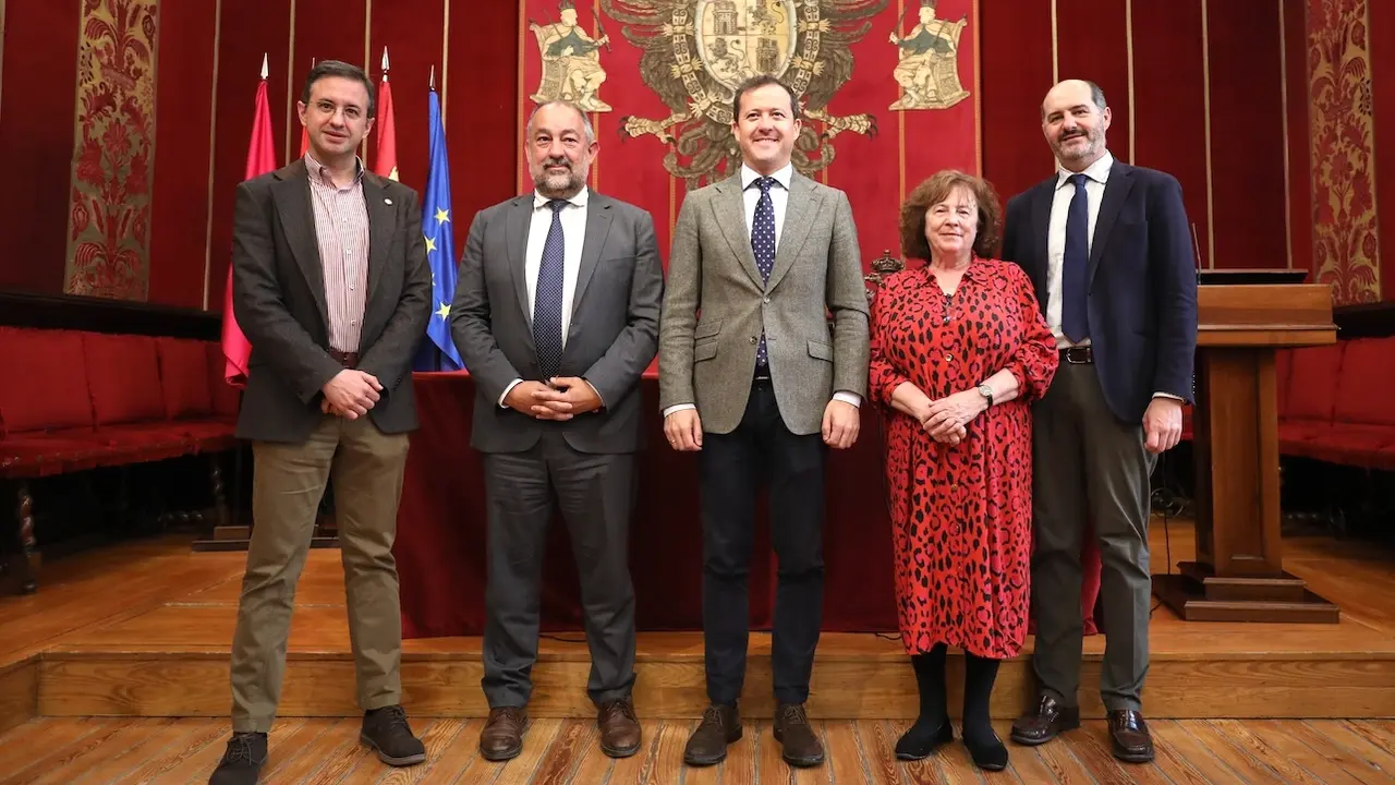 Firma del acuerdo entre el Ayuntamiento de Toledo y la UCLM