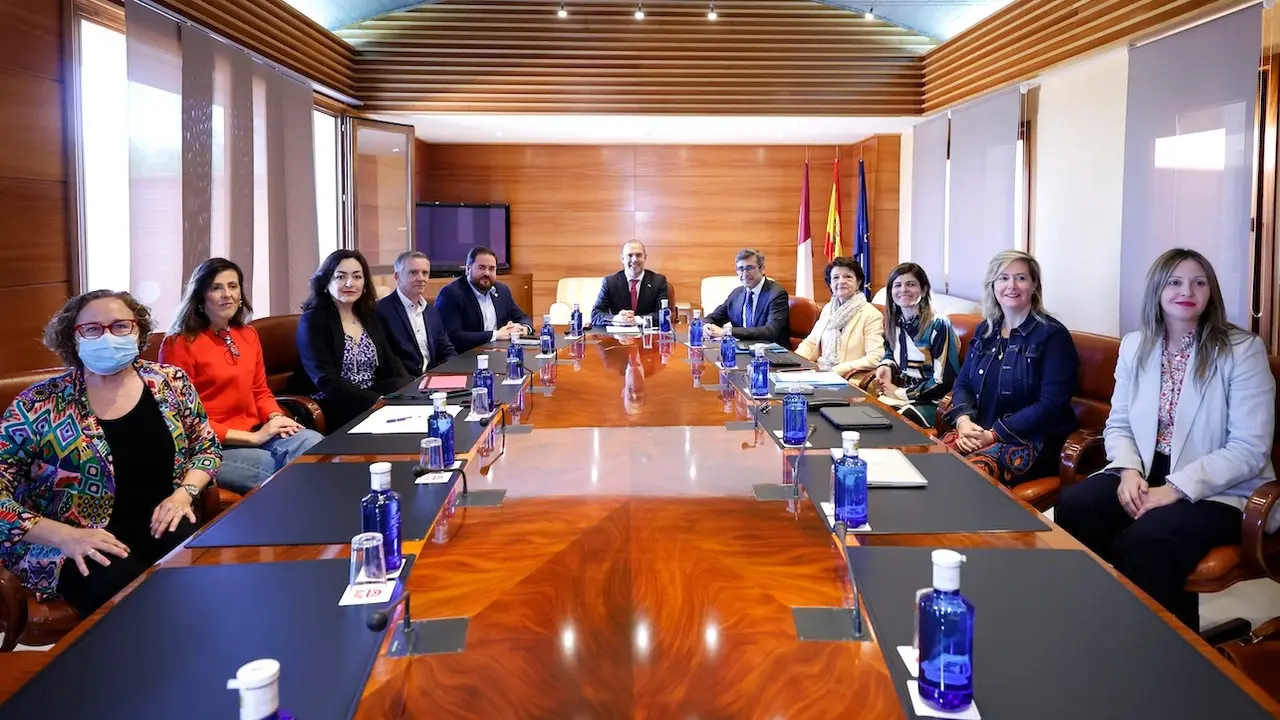 Pobreza infantil y salud mental, entre los retos a abordar por el Pacto por la Infancia