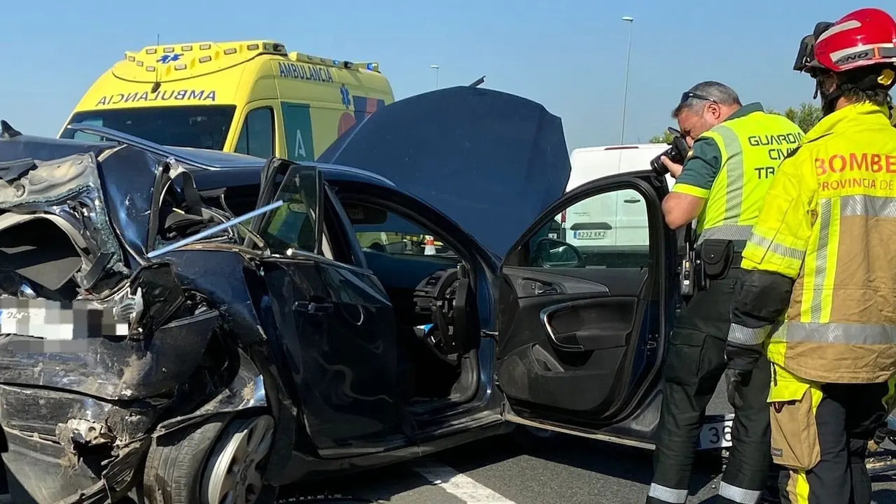 accidente de tráfico, choque, colisión, furgoneta, salida de vía, salirse de la vía,