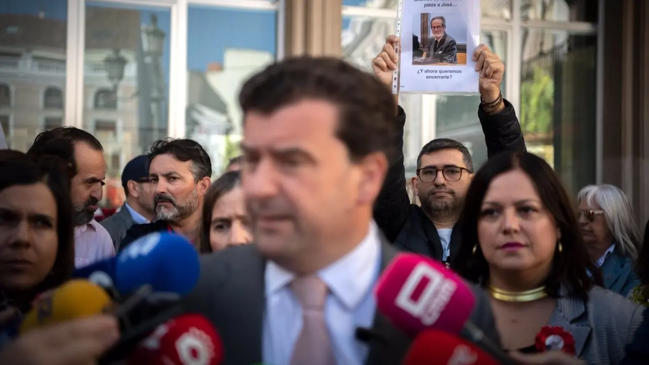 El diputado nacional de Vox por la provincia de Ciudad Real, Ricardo Chamorro, atendiendo a los medios este miércoles - EP/Eusebio García del Castillo