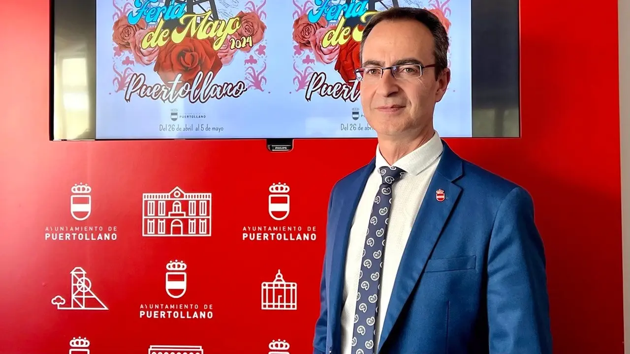 El concejal de Festejos del Ayuntamiento de Puertollano (Ciudad Real), Juan Sebastián López Berdonces, ha informado sobre la Feria de Mayo