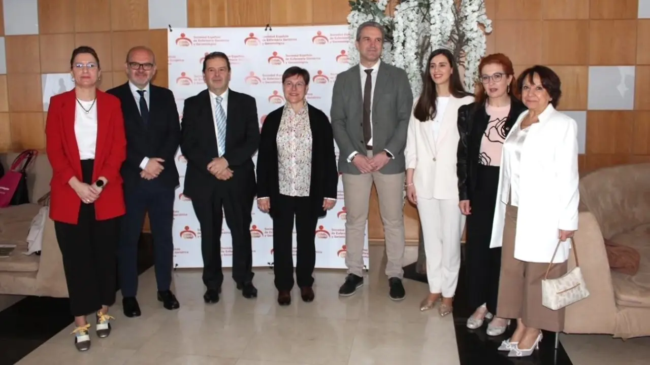 El director general de Asistencia Sanitaria del Sesca,, Ibrahim Hernández Millán, ha inaugurado el XXX Congreso de la Sociedad Española de Enfermería Geriátrica y Gerontológica que reúne en Albacete a más de 230 enfermeras y otros profesionales relacionados con la atención a los mayores