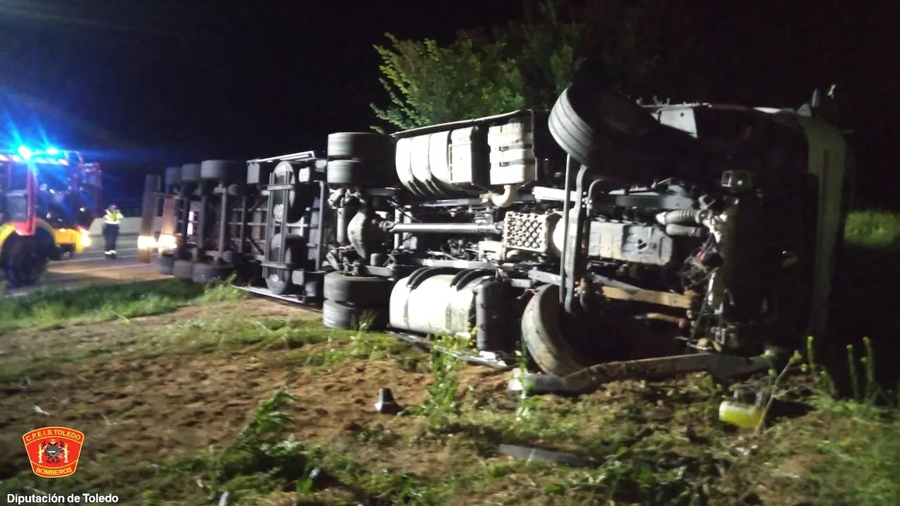 Muere el conductor de un camión tras salirse de la vía en la A-4 en Ocaña (Toledo)