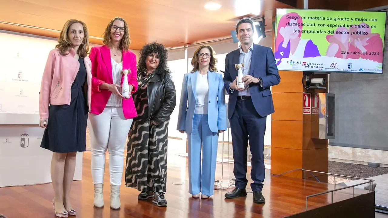 La consejera de Igualdad, Sara Simón, ha inaugurado el I Encuentro sobre mujeres con discapacidad en el Sector Público entre la Consejería de Igualdad de Castilla-La Mancha, la Asociación de Mujeres en el Sector Público y la Comisión de Mujer del CERMI