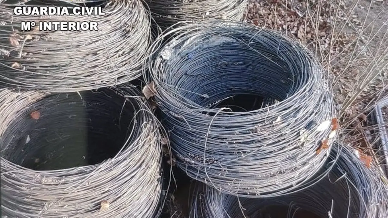 Un detenido y un menor investigado por el hurto de 1.000 kilos de alambre en una finca de Tobarra (Albacete)