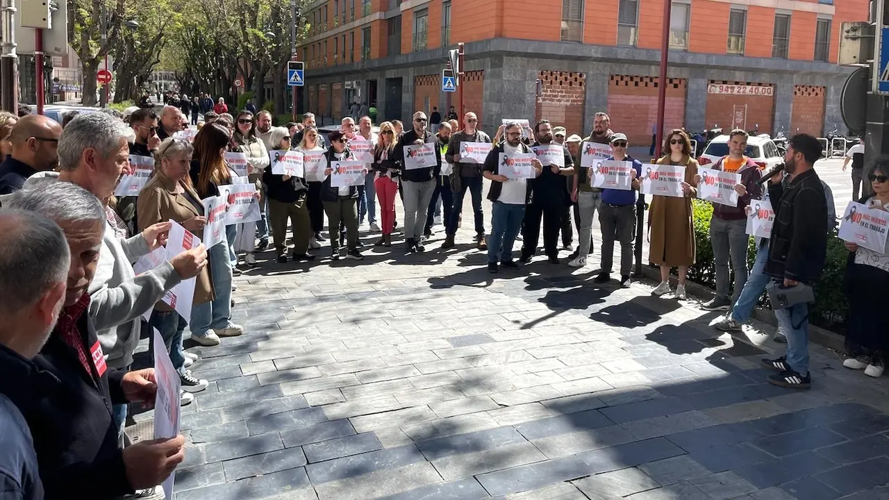CCOO recuerda al trabajador fallecido, el tercero en lo que va de 2024 en Guadalajara