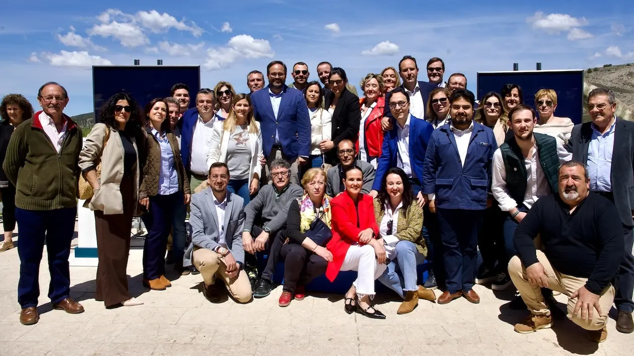 El presidente del PP de Castilla-La Mancha, Paco Núñez, ha clausurado en Cuenca la Intermunicipal del PP 'Castilla-La Mancha desde los municipios'