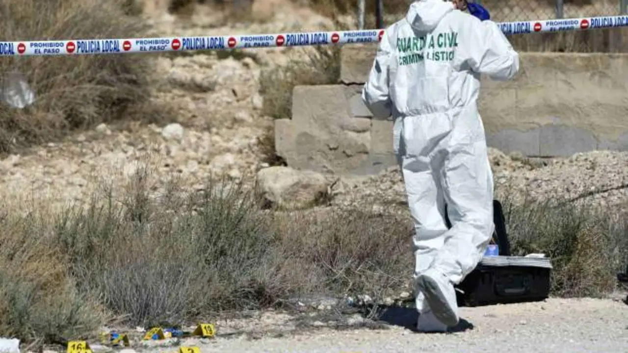 Detenido por asesinar a una turista: más de 30 cuchilladas y abandonada en un parking, cadáver, asesinato, tiroteo, crimen, paraje,&nbsp;