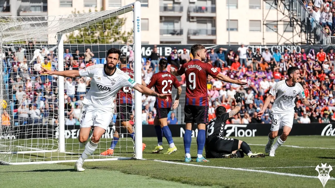 Glauder firma un triunfo de oro para el Albacete Balompié en su visita al Eldense (0-1)