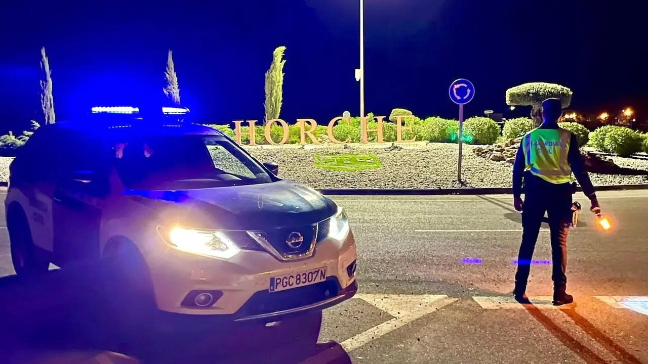 Detenidos dos menores por romper las lunas de 18 vehículos en la localidad de Horche (Guadalajara)