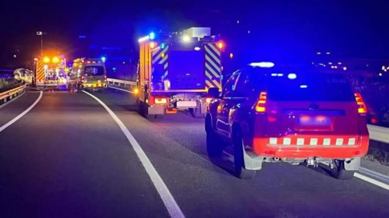 accidente de tráfico, ambulancia, bomberos, choque, colisión,