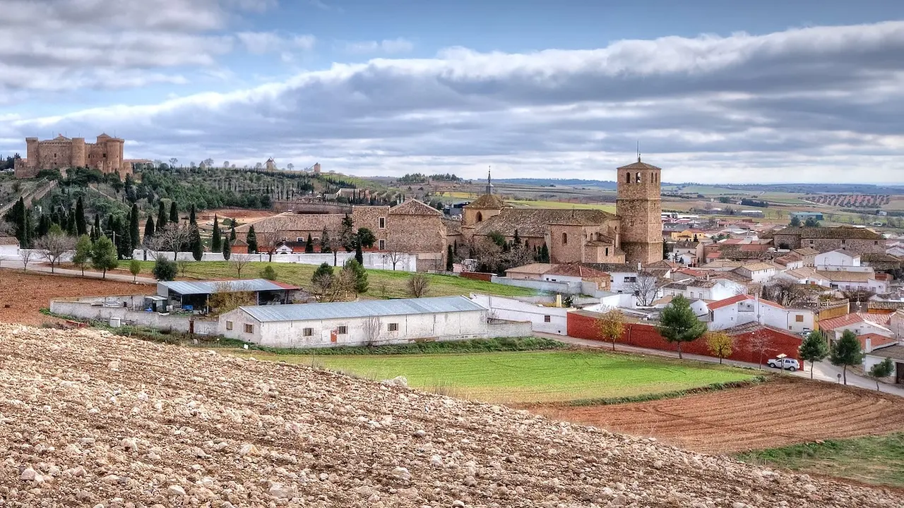En la imagen de archivo vista panorámica de la localidad conquense de Belmonte - Fotografía: Ernesto González Roda