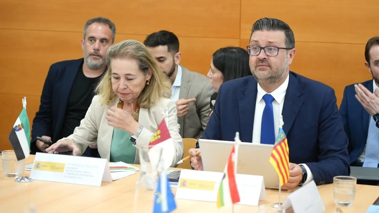 El consejero de Educación, Cultura y Deportes de Castilla-La Mancha, Amador Pastor, en la reunión de Política Científica, Tecnológica e Innovación celebrada en Pamplona