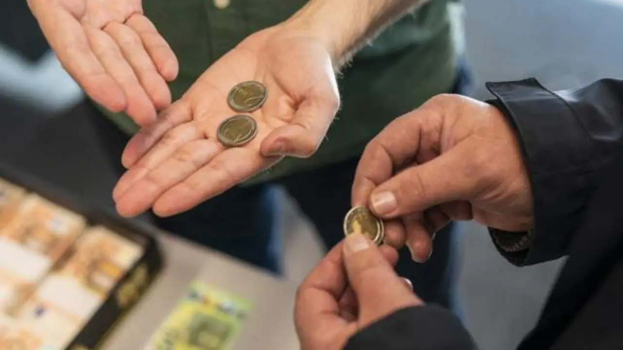 VIDEO. Cómo detectar si tienes monedas falsas: la mafia china ha fabricado millones