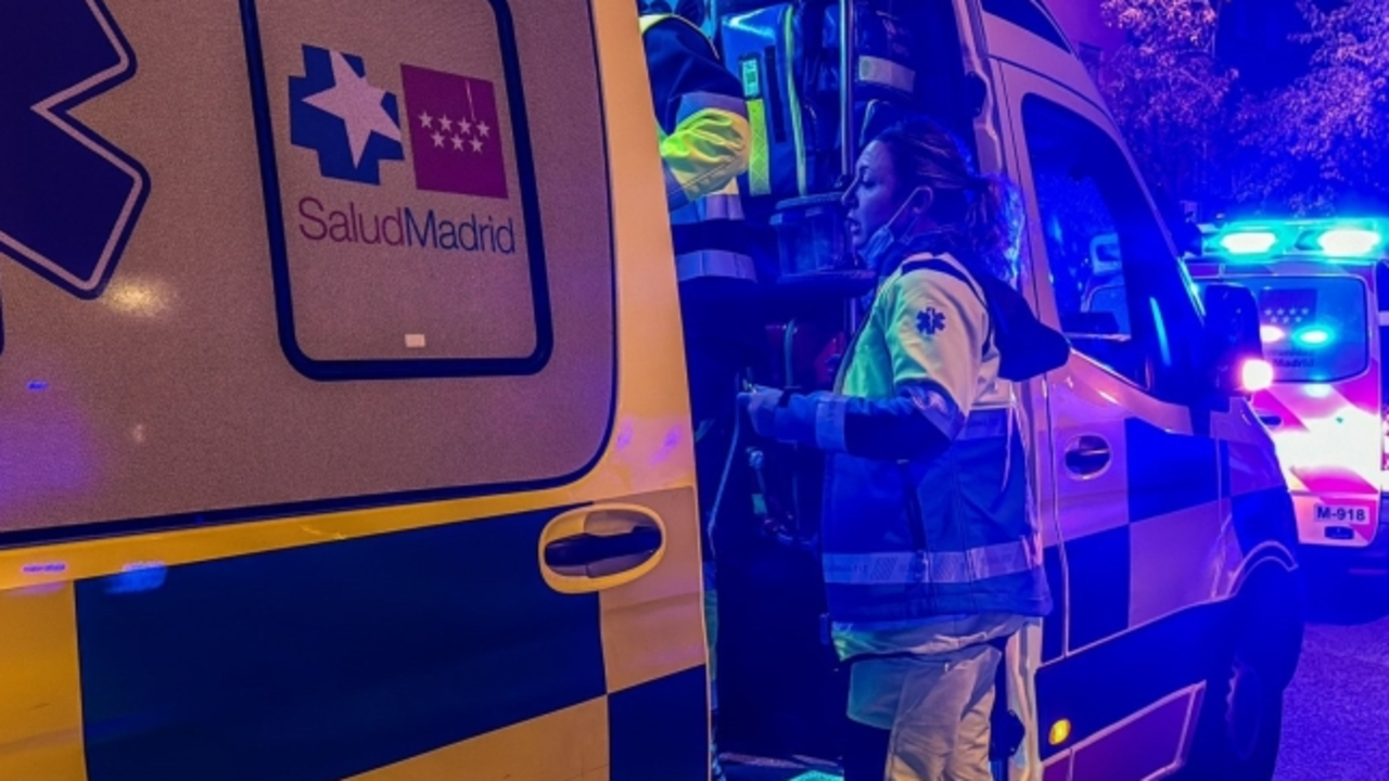 Un taxi atropella y mata a un repartidor de 29 años que circulaba con su bicicleta