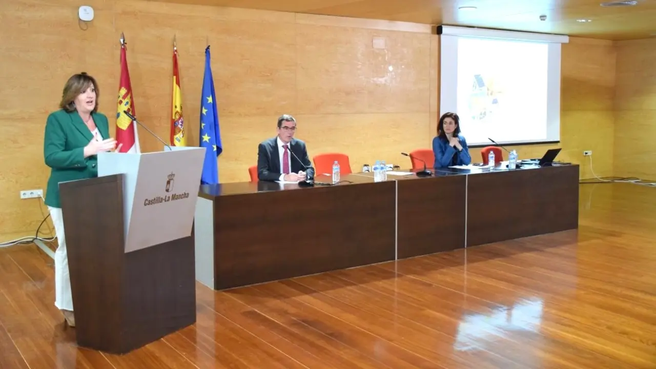La consejera de Economía, Empresas y Empleo de Castilla-La Mancha, Patricia Franco, durante su participación en el acto celebrado en Albacete con motivo del Día Mundial de la Seguridad y la Salud en el trabajo