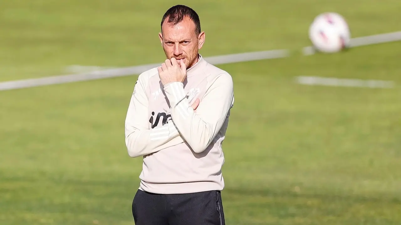 Alberto González espera que el Albacete sea consistente para no encajar goles ante el Eibar
