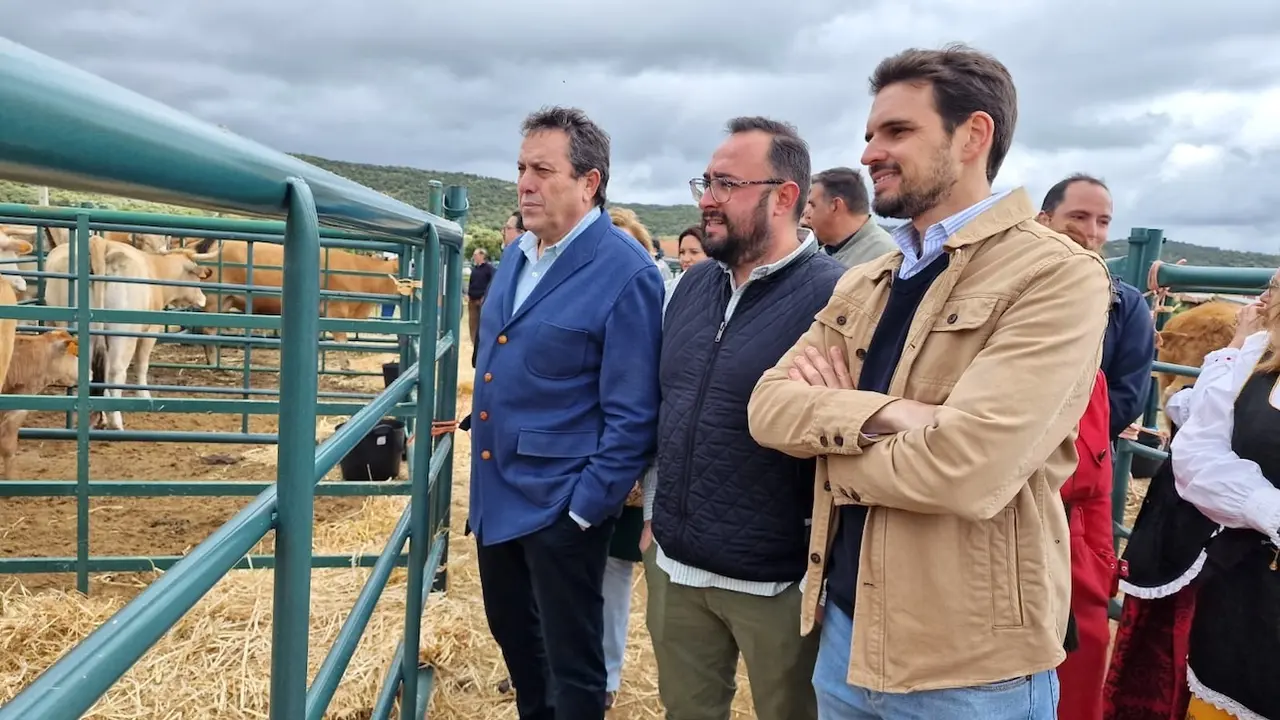 El viceportavoz parlamentario del PP de Castilla-La Mancha, Santiago Serrano, este sábado en la Feria Ganadera de Pelahustán
