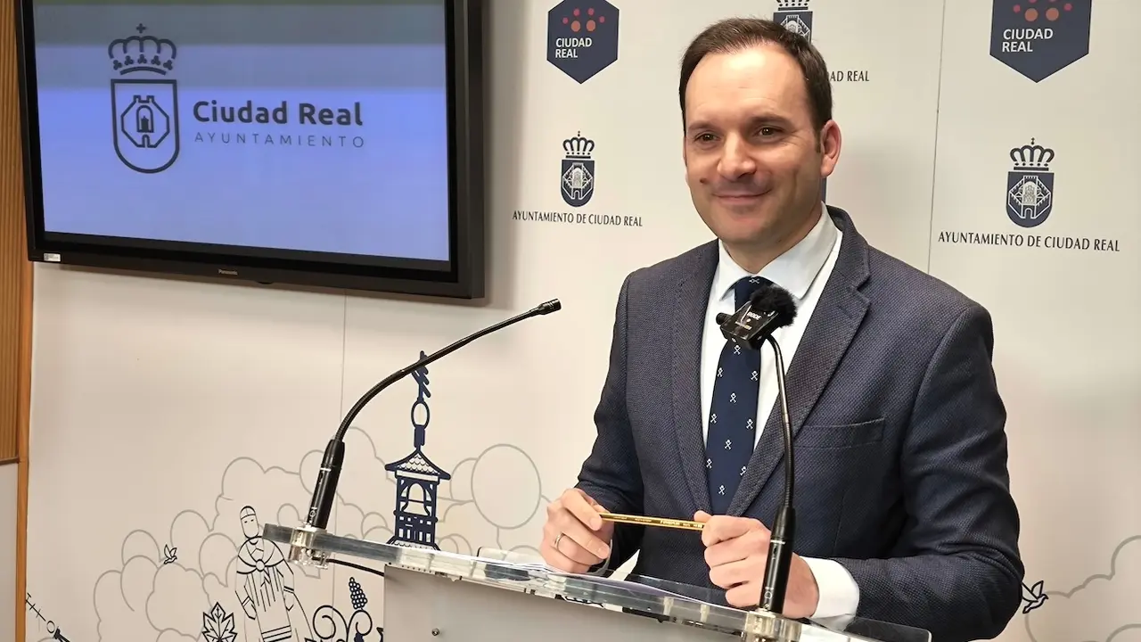 El portavoz del equipo de Gobierno del Ayuntamiento de Ciudad Real, Guillermo Arroyo, ha informado en rueda de prensa de los asuntos de la Junta de Gobierno