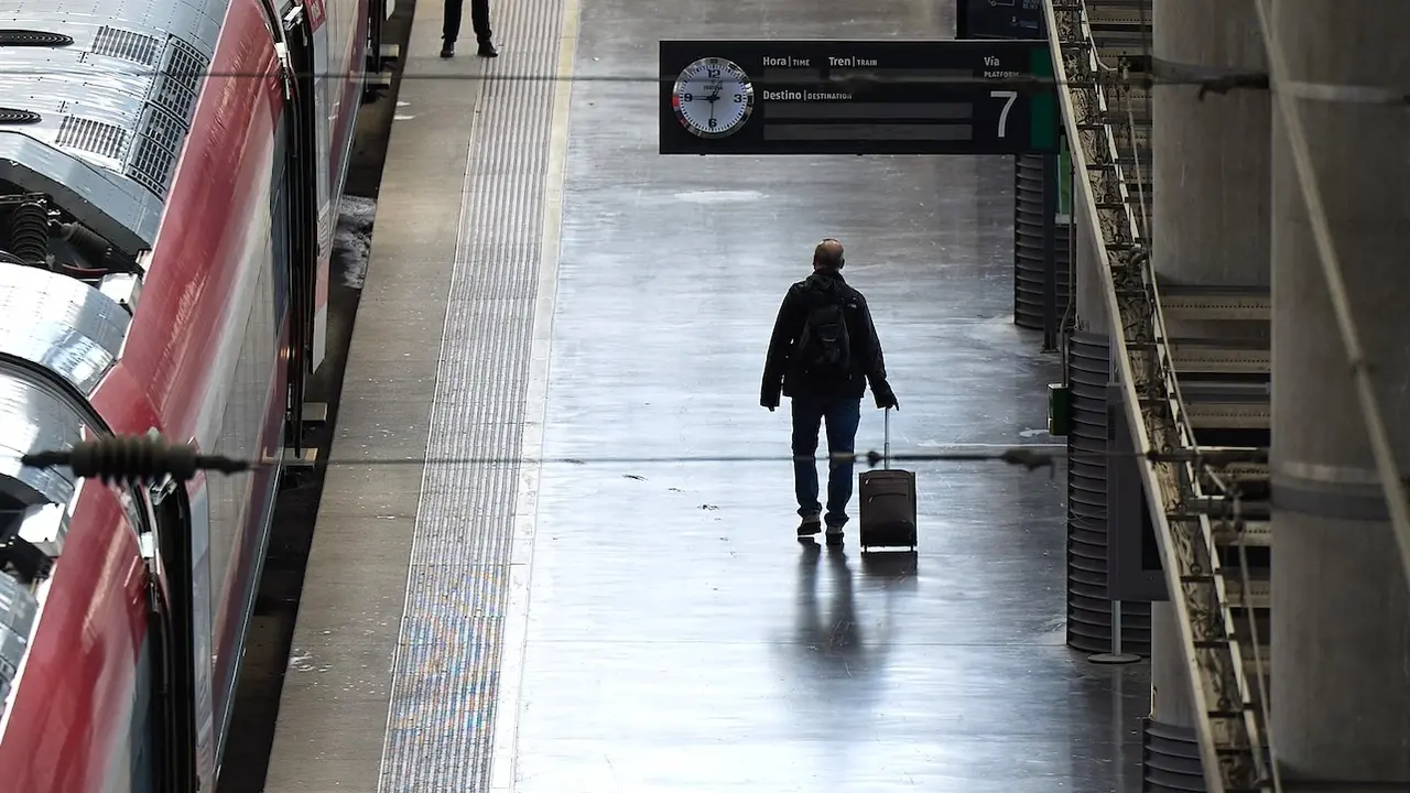 estación, tren, pasajero, trenes, Renfe, Adif, transporte, viajeros,