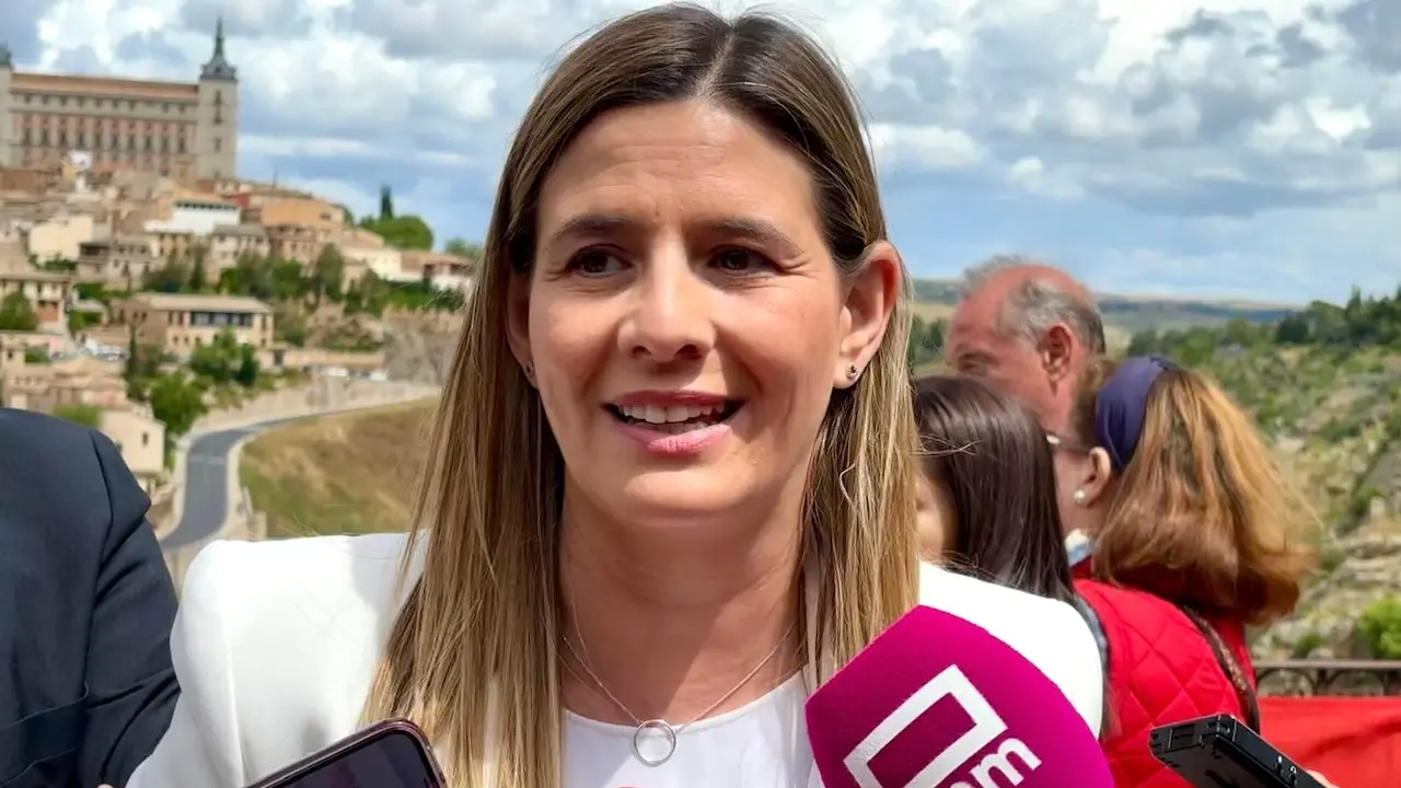 La secretaria general y portavoz parlamentaria del PP de Castilla-La Mancha, Carolina Agudo, atendiendo a los medios este miércoles en Toledo