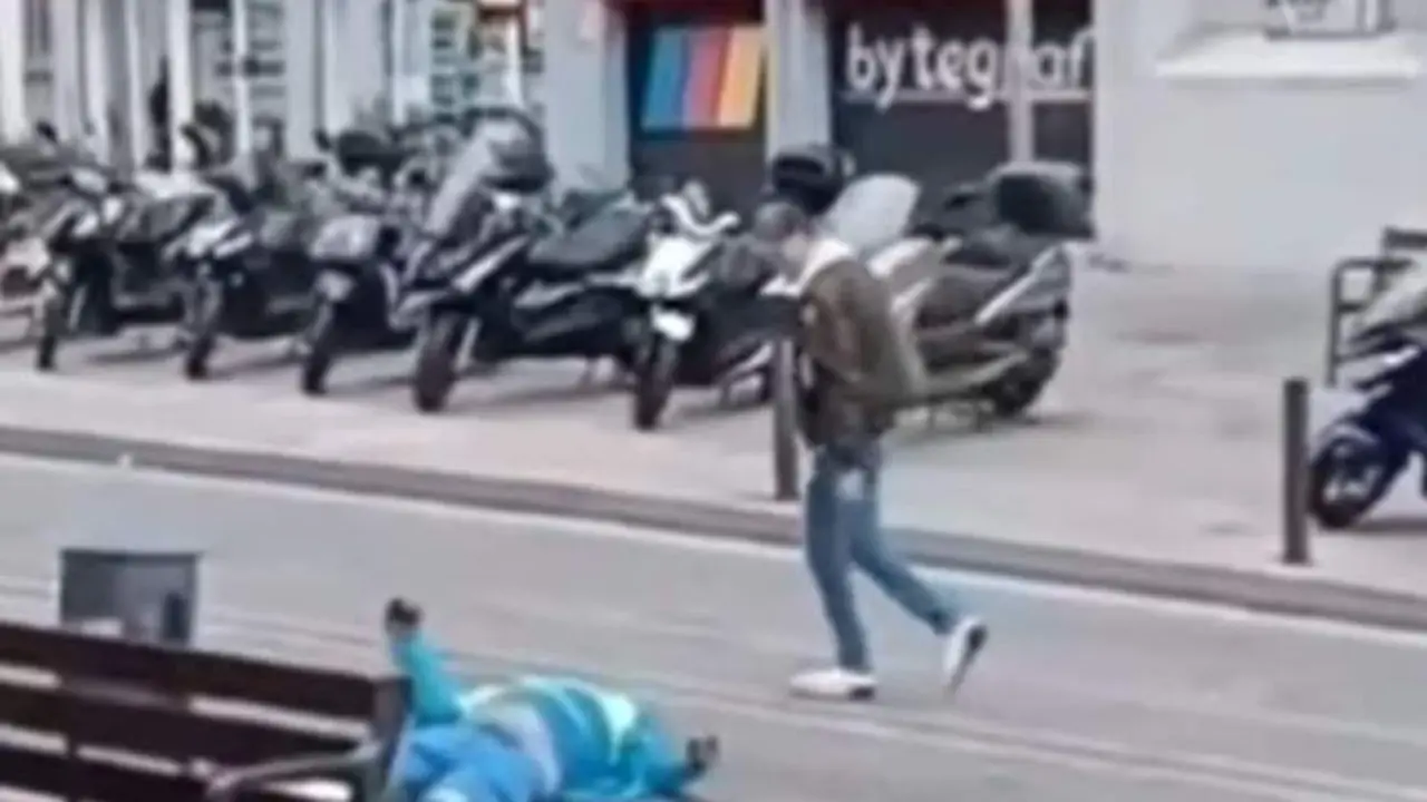 VIDEO.&nbsp;Deja KO de un puñetazo a un barrendero y huye dejándolo tirado en la calle