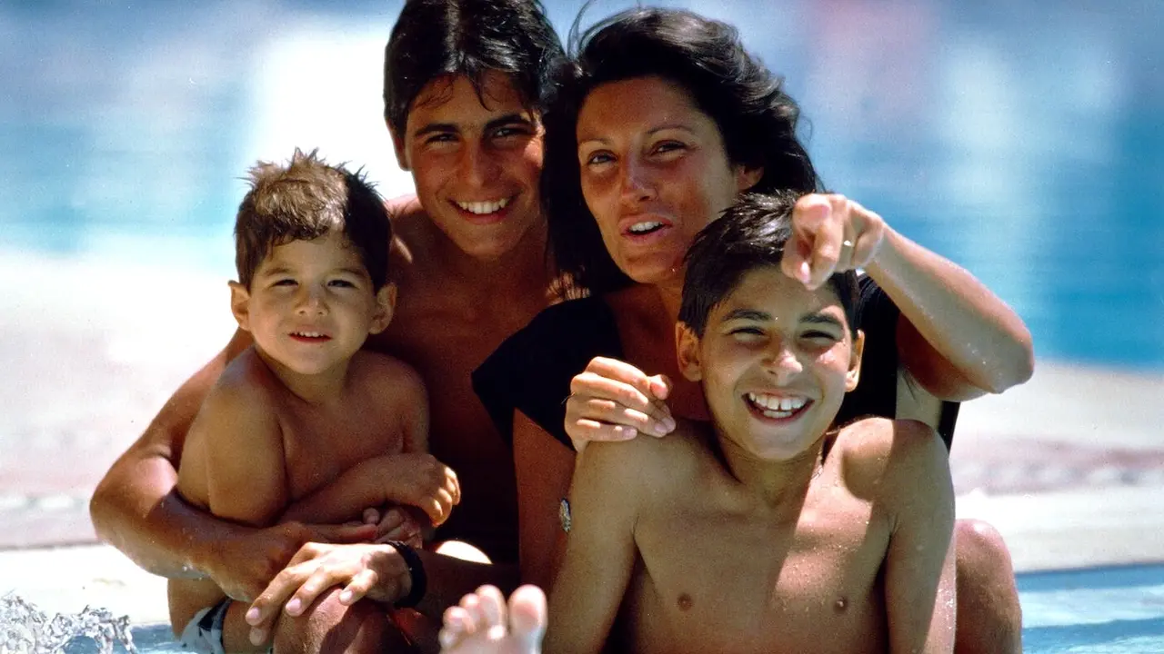 En la imagen de archivo Carmina Ordóñez junto a sus hijos Fran, Cayetano y Julián