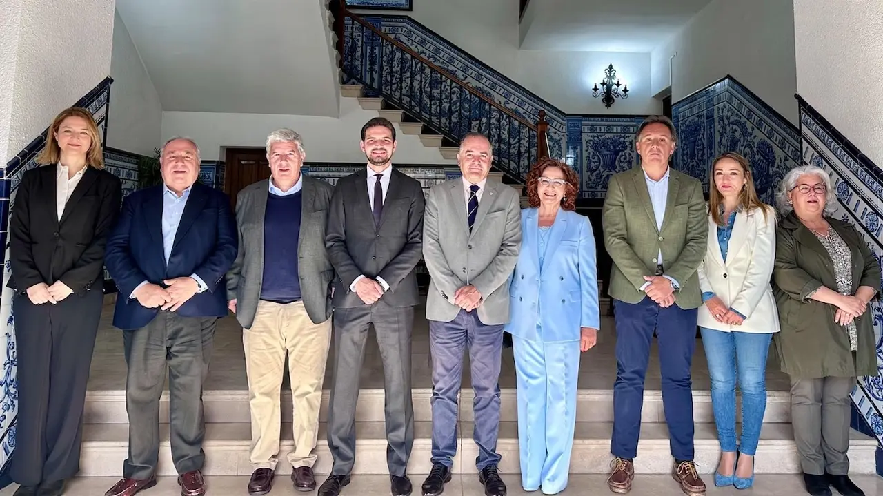 El alcalde de Talavera de la Reina (Toledo), José Julián Gregorio, durante la reunión que ha mantenido en el Ayuntamiento con diputados y senadores del PP