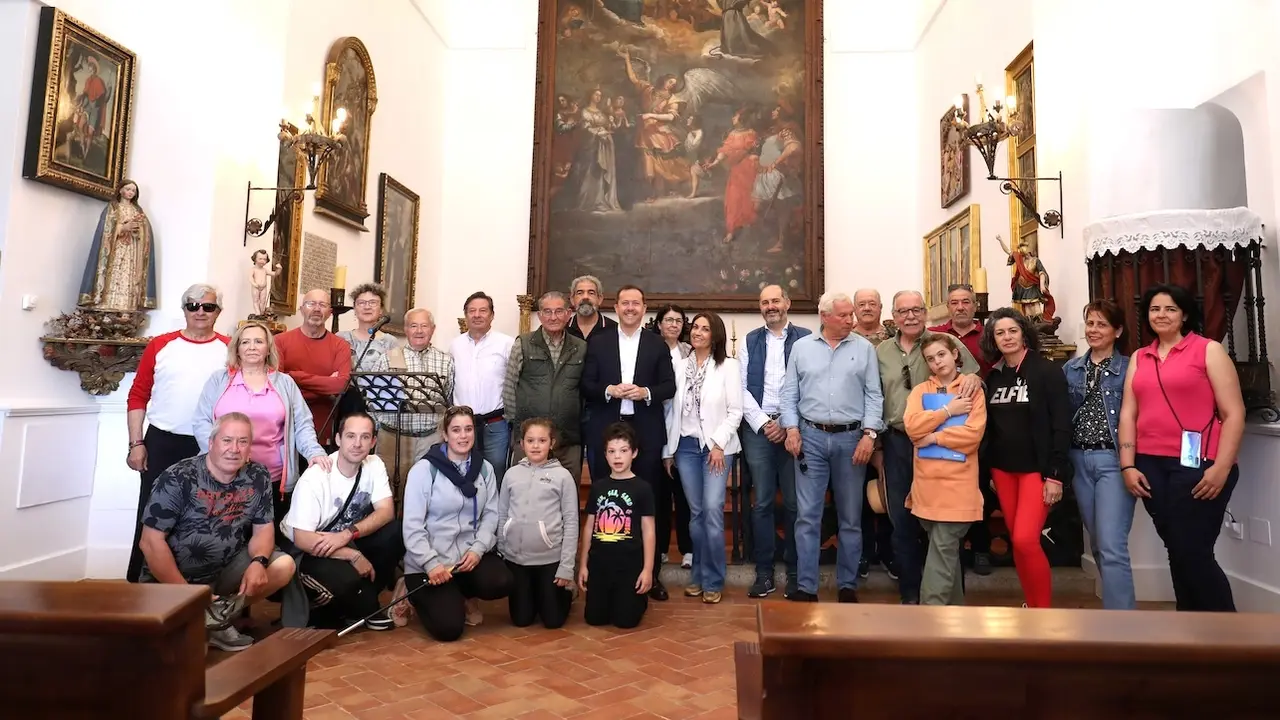 El alcalde de Toledo, Carlos Velázquez, ha acompañado este sábado en la salida a los participantes en la ruta 'Entre Ermitas'