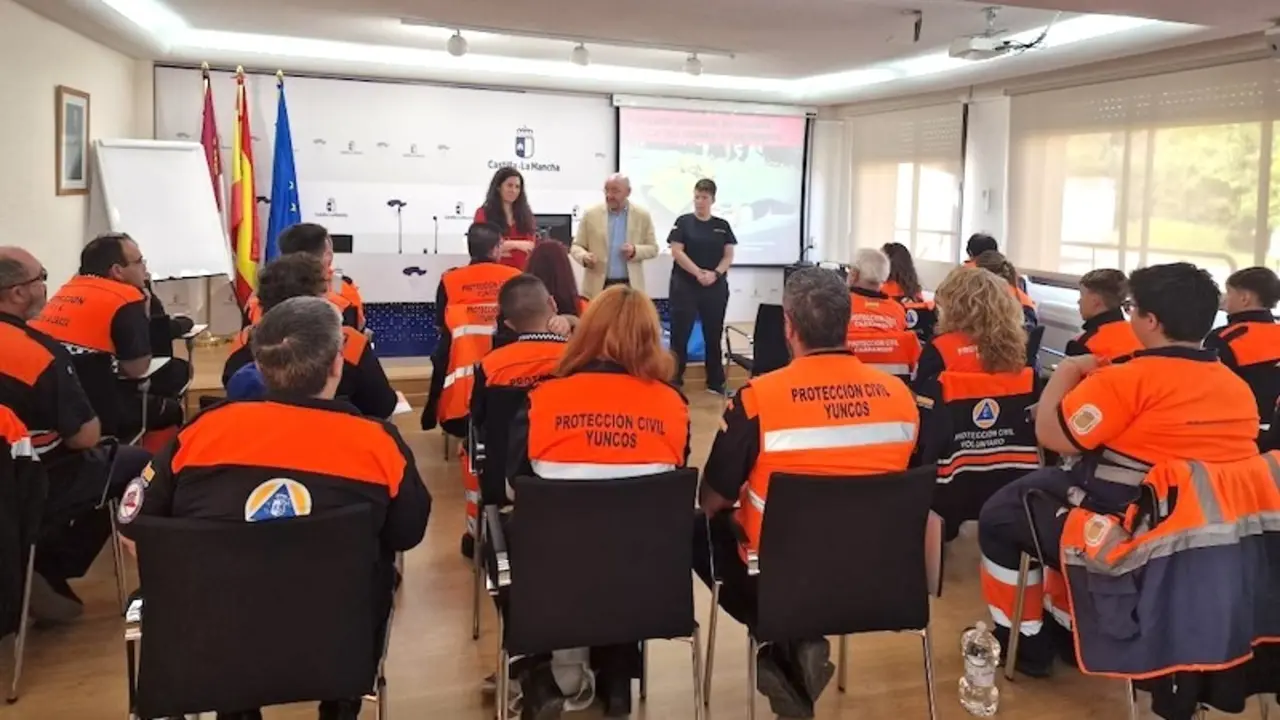 Más de 40 voluntarios de Protección Civil reciben formación en primeros auxilios