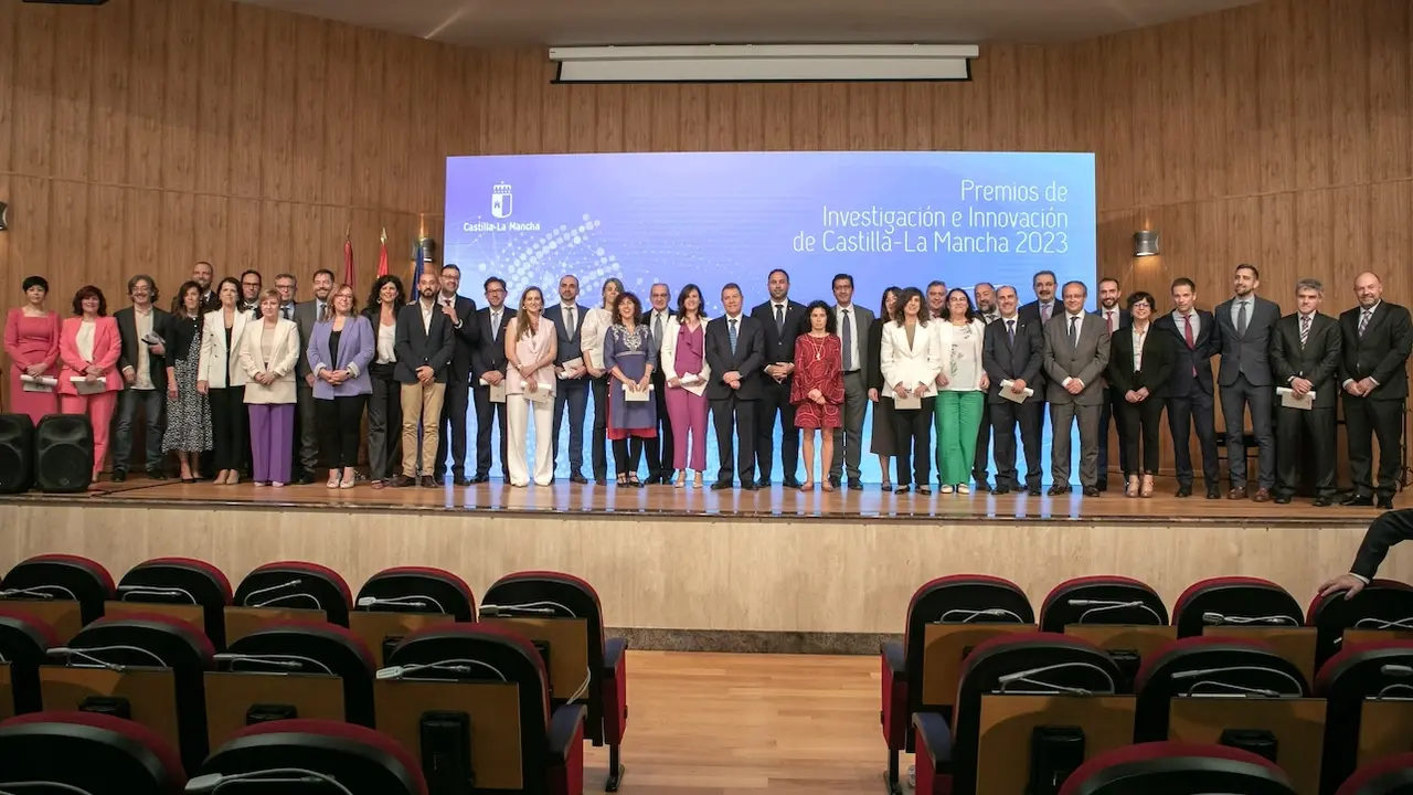 El presidente de Castilla-La Mancha Emiliano García-Page, ha asistido a la entrega de los Premios de Investigación e Innovación 2023, en el Instituto Regional de Desarrollo Agroalimentario y Forestal de Castilla-La Mancha (IRIAF) en Tomelloso (Ciudad Real)