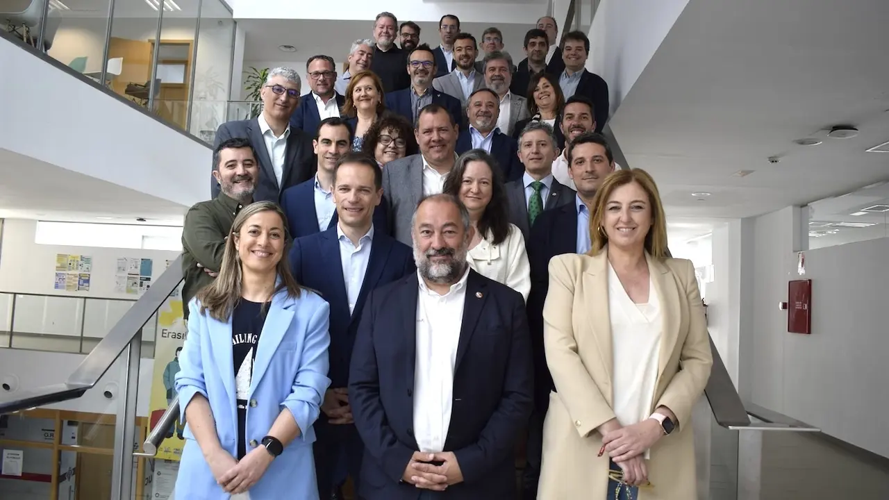 La UCLM impartirá un máster dual en Ingeniería Informática con ocho empresas